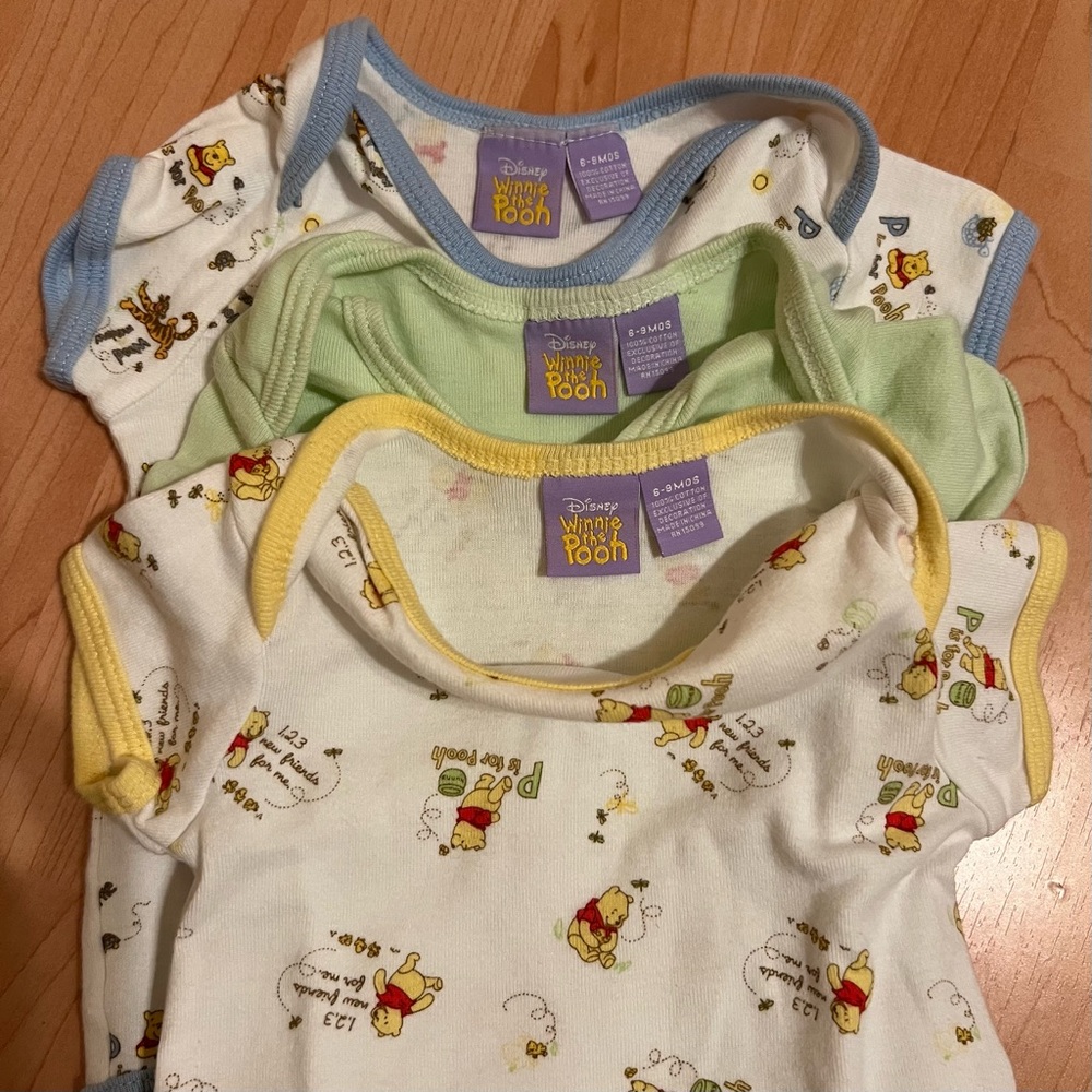 Winnie the Pooh onesies - Picture 5 of 5